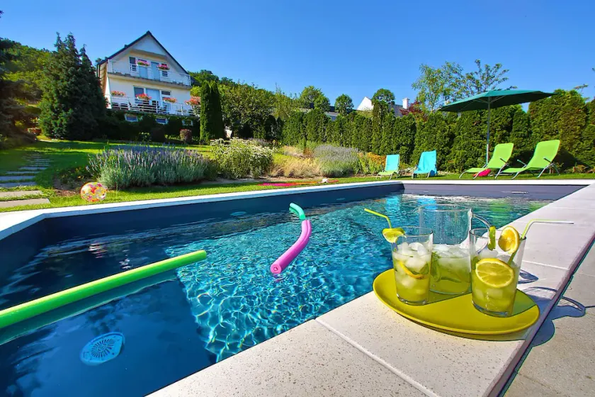 Big garden, pool and wonderful view of the lake Balaton - Image 1