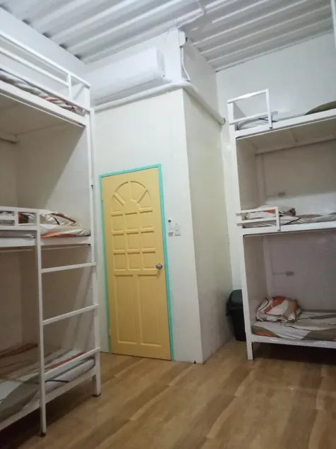 Jolie maison dans une rue calme - Image 1