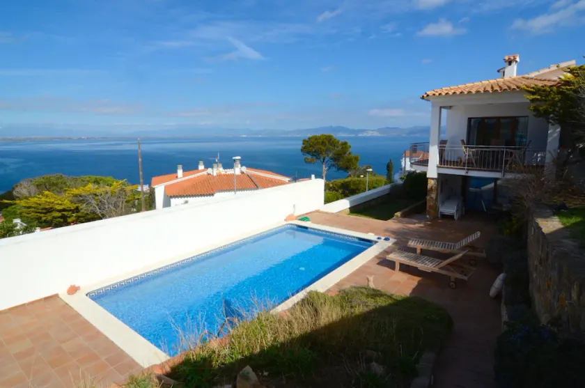 Villa mit Terrasse, Grill und Garten | Strand in der Nähe - Image 1