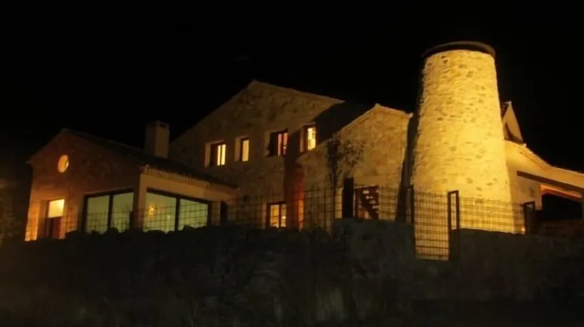 Landhaus Torrecalera (Integral: 5 Schlafsaal), Segovia, Pedraza, beheizter Pool - Image 1