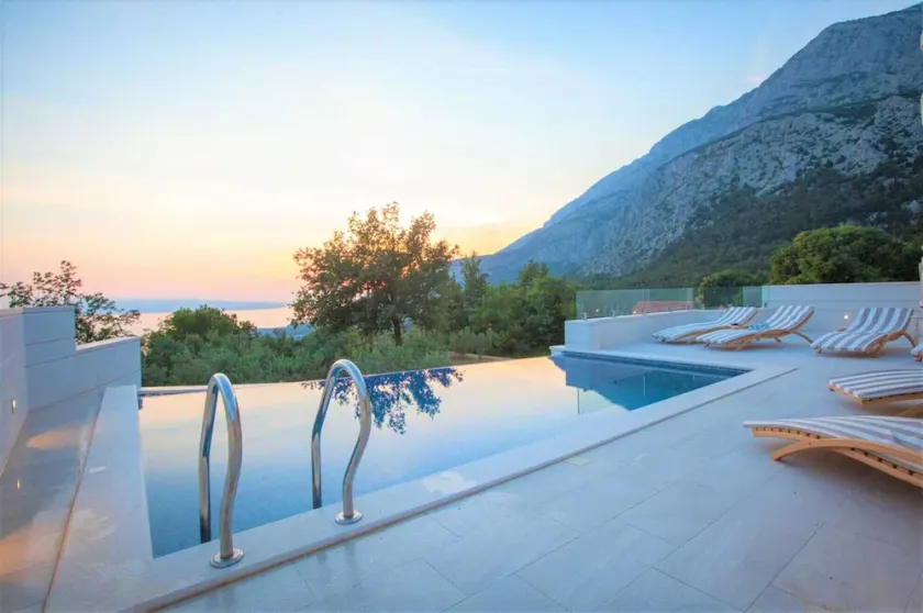 Villa Nature Beauty with Heated Pool - Image 1