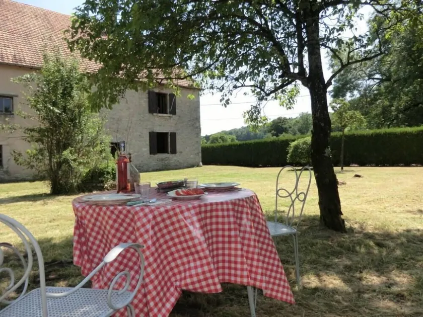Authentic Comtoise farmhouse with all modern conveniences on a 7,000 m² fenced-in lot - Image 1