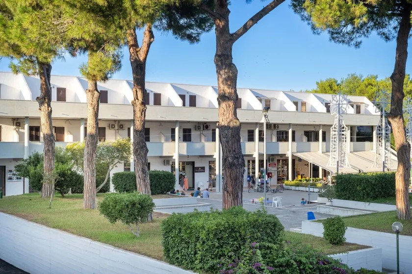 Appartamento 'Rosso Tramonto' con terrazza condivisa, Wi-Fi e aria condizionata - Image 1