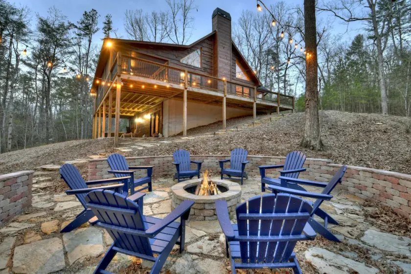 Cozy Retreat with a Firepit & Fireplace- S'mores Cabin - Image 1