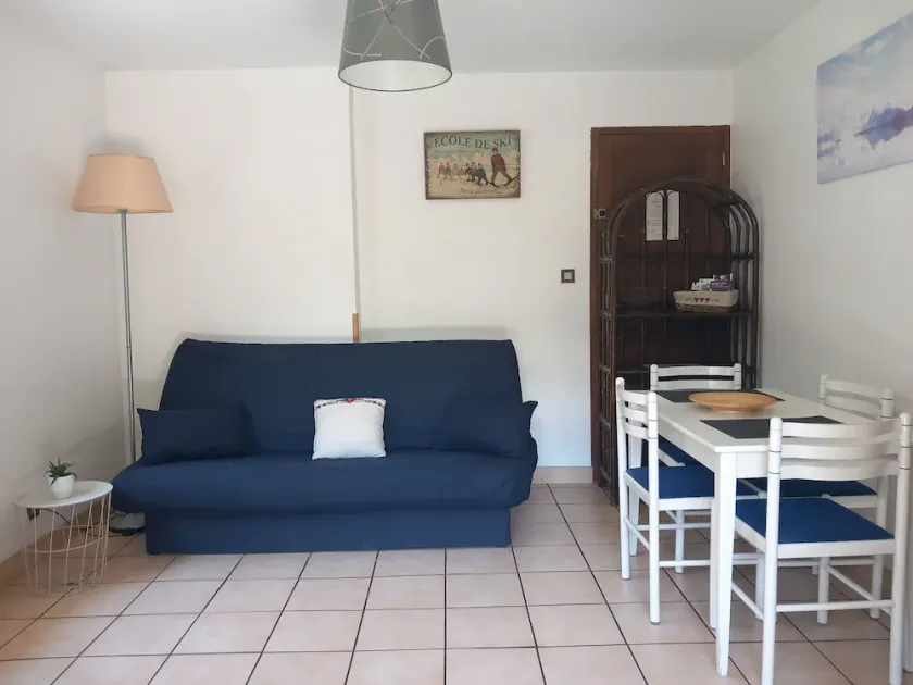 BRIANCON  location appartement dans maison avec  terrasse et jardin au calme - Image 1