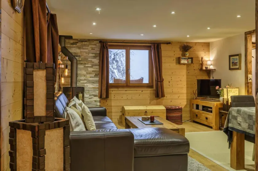 Beautiful Apartment Under Owners Chalet - Image 1