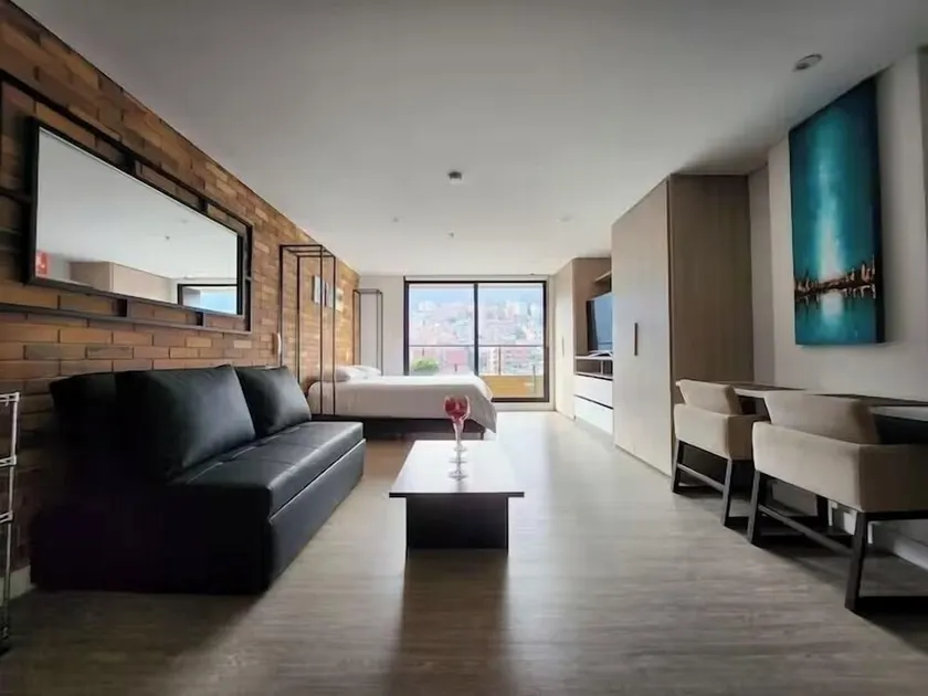 ACADEMIA APARTMENTS - Image 1
