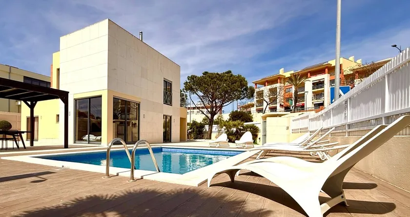 ALBUFEIRA LUXURY VILLA VICTORIA, STRIP, BEACH, PRIVATE POOL - Image 1