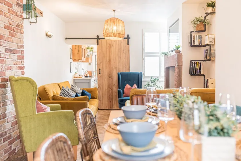 Teapot Cottage 5* - Eclectic and Cosy with Hot Tub - Image 1