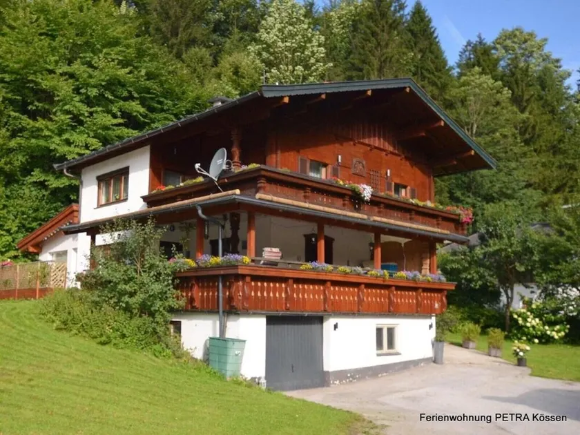 Apartment \"Petra\" with Mountain View, Balcony & Wi-Fi - Image 1