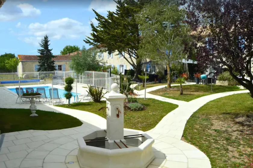 Plume 4* charming gites with swimming pool, golf practice and children's playground - Image 1