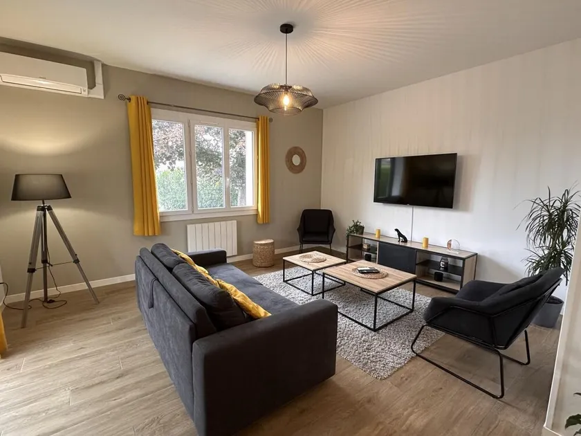 Contemporary house with garden in quiet area, near village center - Image 1