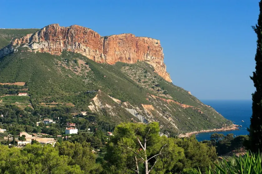 TRES BELLE MAISON CONTEMPORAINE AVEC VUE MER ET CAP CANAILLE - Image 1
