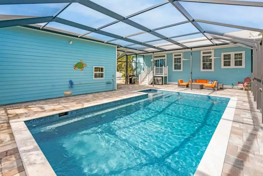 Espumante Blue Pool Home💧☀️ piscina rastreada, Casa da Família, a pé da praia, Publix - Image 1