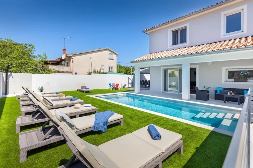 Villa Mateo - villa moderne avec piscine privée pres de la plage - Image 1