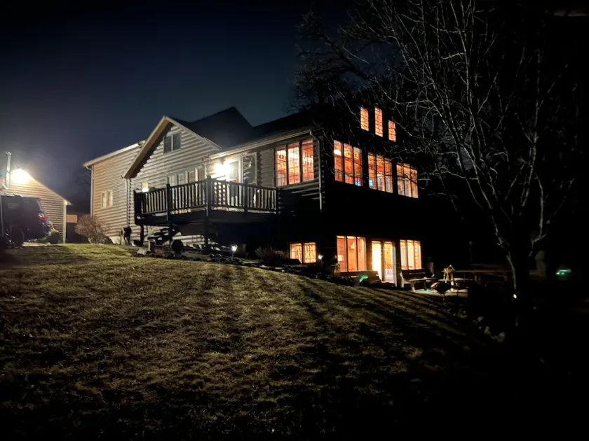 Log home Lake Koshkonong and Rock River ! - Image 1