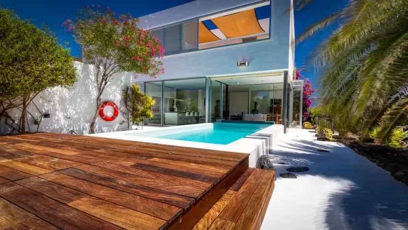 Luxury Villa in Guatiza-3 Bedrooms-5 Pax-Heated pool-Wi-Fi-Sea view-Chill out - Image 1