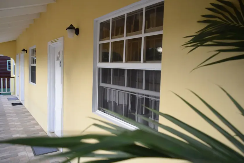 Justinn Apartments - Image 1