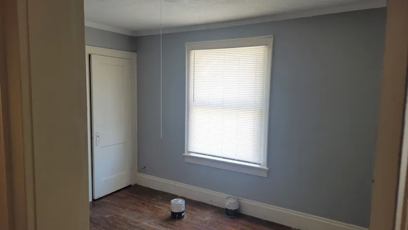 Quiet 3 bed with fenced yard - Image 1