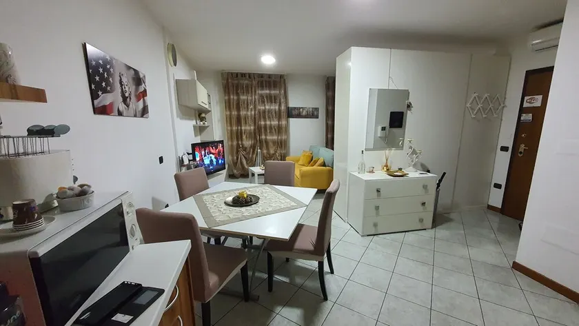 Apartment complete with kitchen in downtown - Image 1