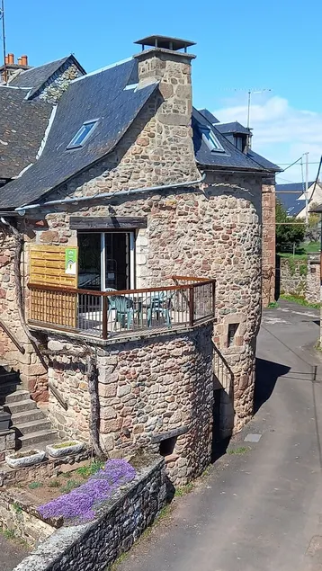Autentic and picturesque Gite de la Tambourde. Overnight stays on request. - Image 1