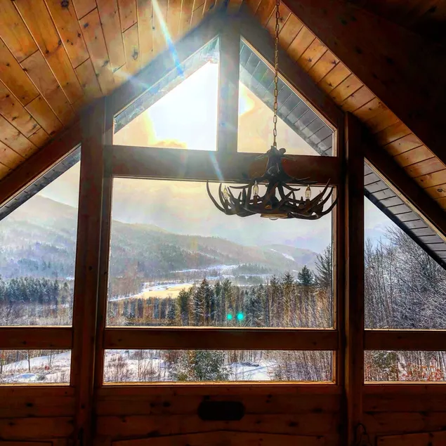 Cozy Cabin Getaway North of White Mountains - Image 1