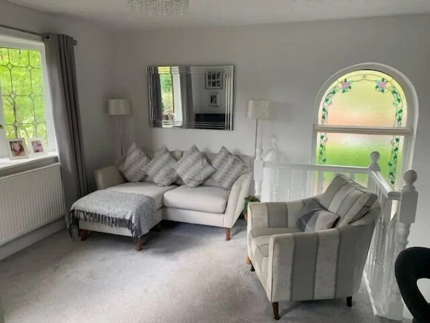 One bedroom apartment with en-suite & patio - Image 1