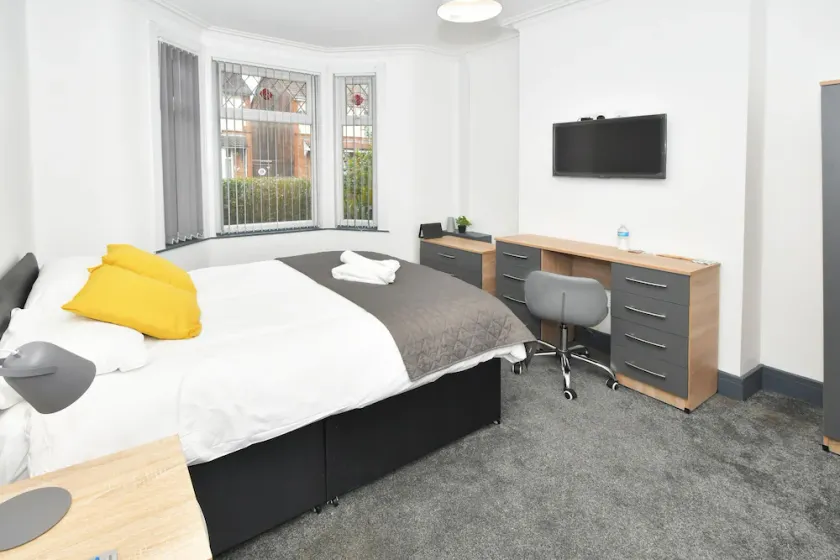 Townhouse @ Bedford Street Crewe - Image 1