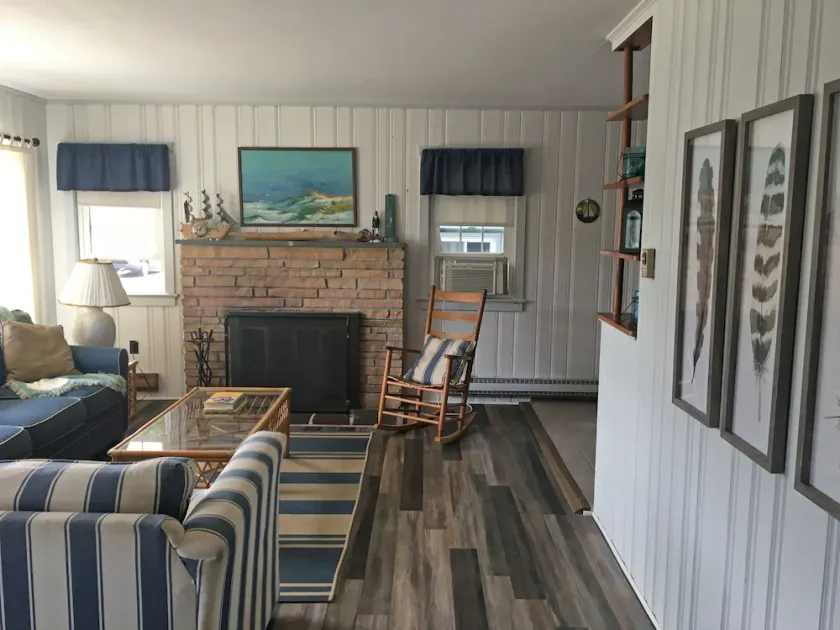 Cape Cod in LEHYC District, Close to Bay Village, Sleeps 14 - Image 1
