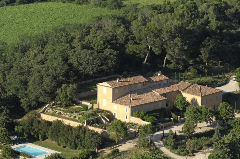 Beautiful manor with swimming pool and orchard facing  the Provençal Colorado - Image 1