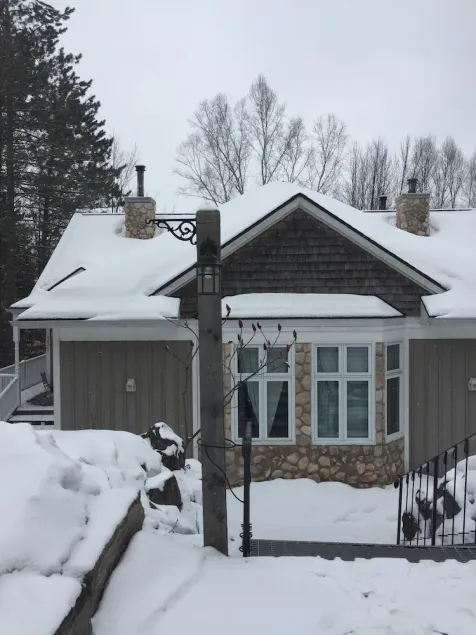 Beautiful chalet in Tremblants Old Village - Image 1