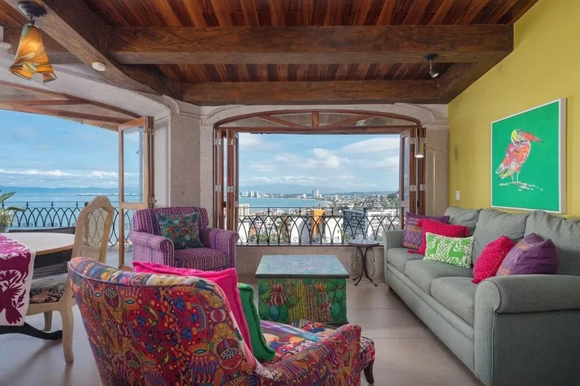 Rooftop 1-BR Penthouse Ocean & Sunset Views and Private Hot Tub at Luxury Resort - Image 1