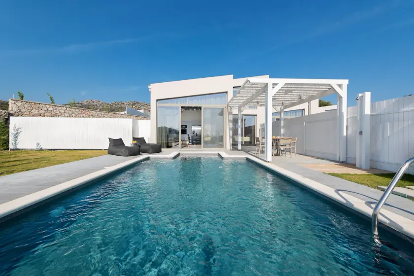 Pantheon Luxury Villas  - Villa Apollonas - Image 1