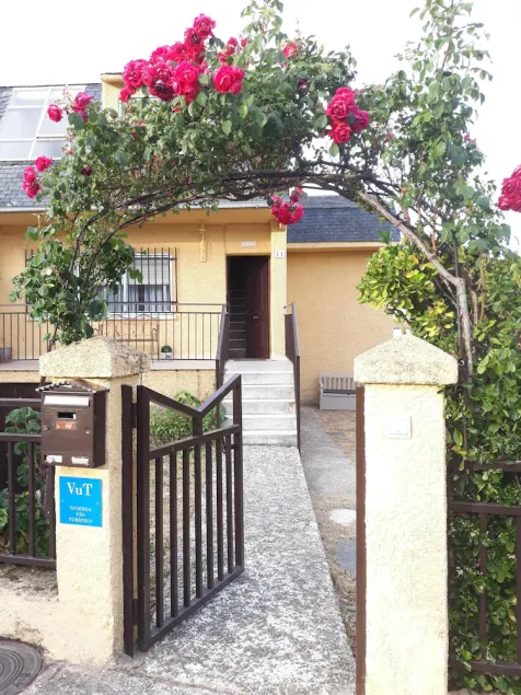 Villa Alameda med trädgård och garage - Image 1