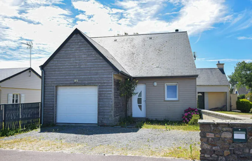 2 Bedroom Beach Front Home In Créances - Image 1