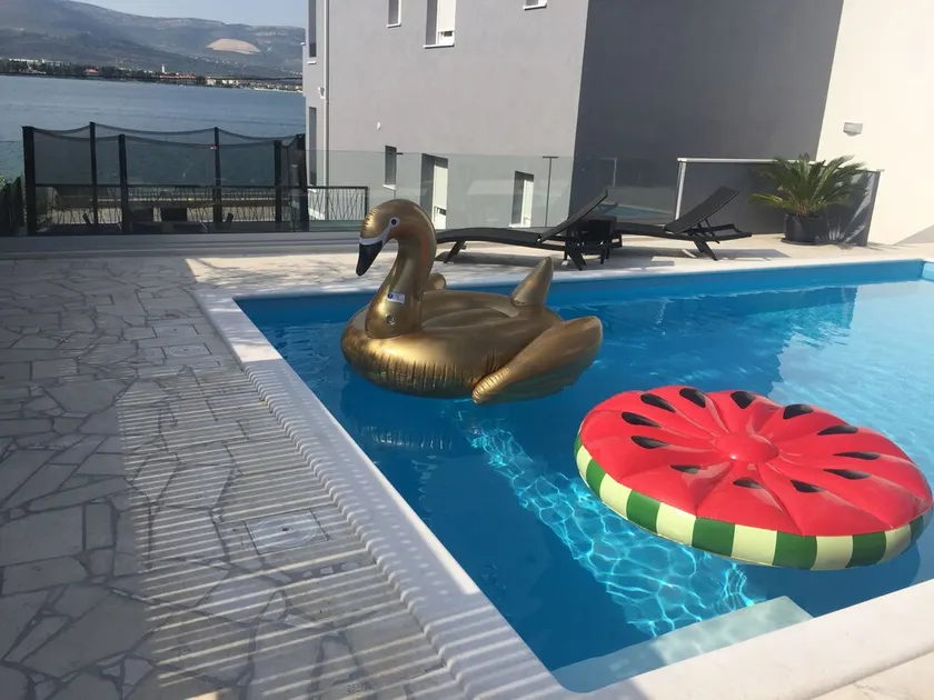 Villa Aria, Beira-mar, 18 pessoas, Trogir - Image 1