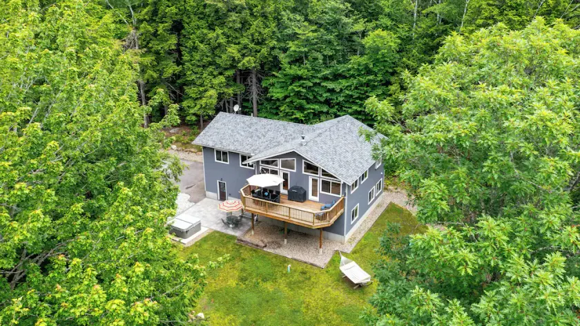 Luxury chalet nr Attitash w/fireplace-3 br;2+ba - Image 1