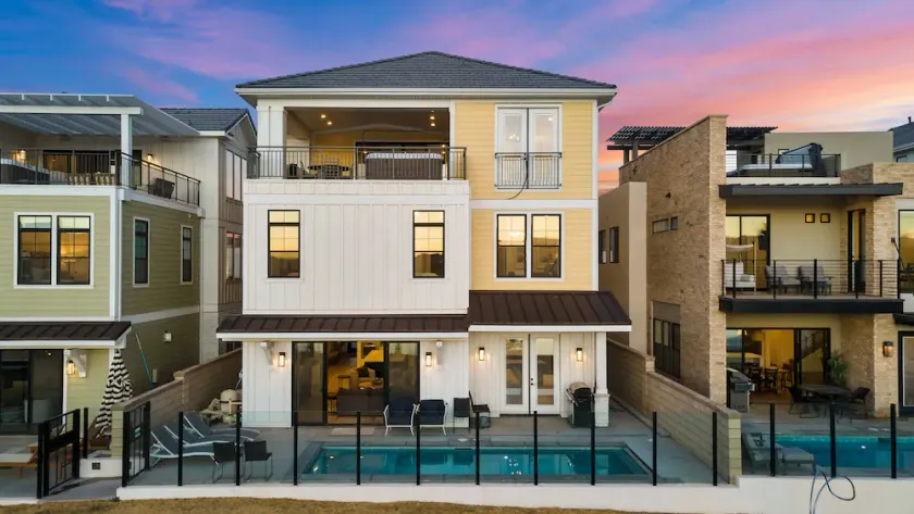 Sandy Beach Estate home - Image 1