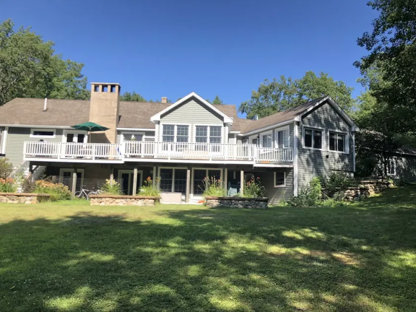 LAKE HOME! HOT TUB, GYM, FREEgolf cart, 2 kitchens - Image 1