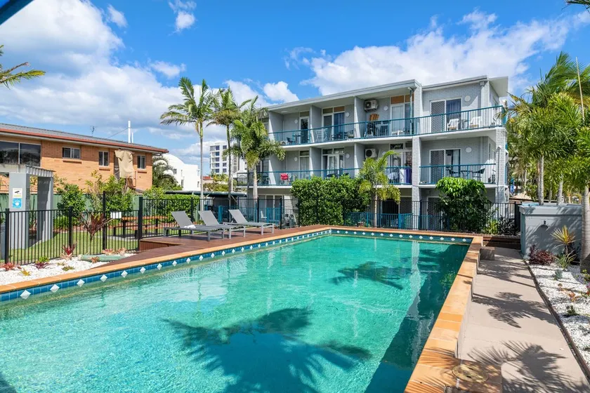 Broadwater Keys Holiday Apartments - Image 1