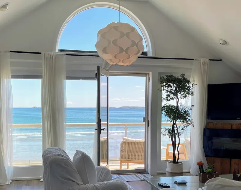Gorgeous Oceanfront Penthouse - Image 1