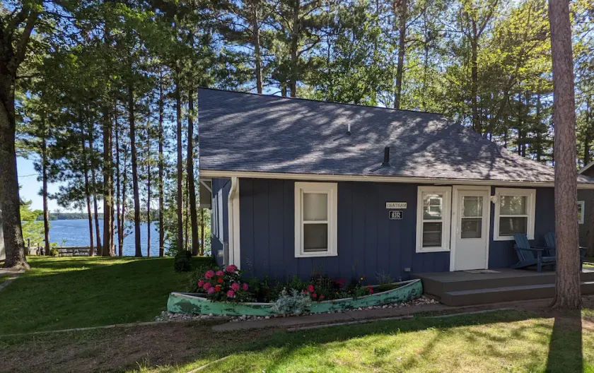 Luxury Cottage on Lake Minocqua-Inquire rate special for 8+ nights 6/27 to 7/10 - Image 1