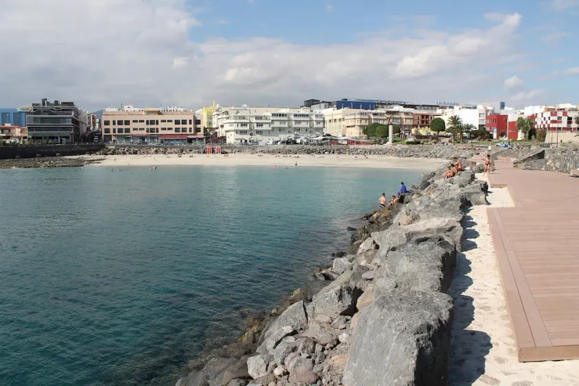Apartment in the capital - Airport nearby, beaches, hospital, buses, WIFI - Image 1