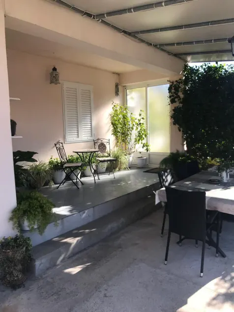 House apart - Image 1