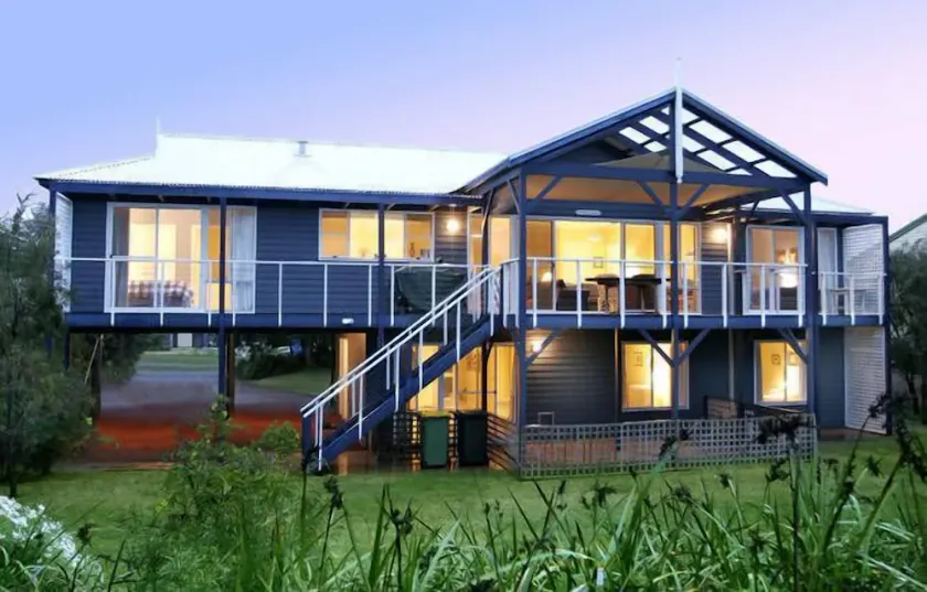 Absolut Beachfront - Quindalup Beach House - Image 1