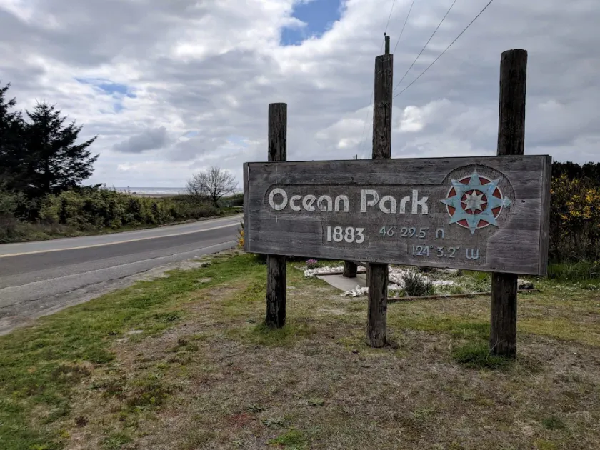 Cozy Gated Ocean Park Cabin on the Peninsula with A/C and Wireless Internet  - Image 1