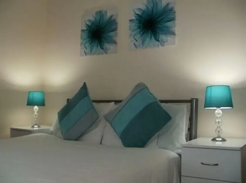 London Heathrow Guesthouse - Image 1