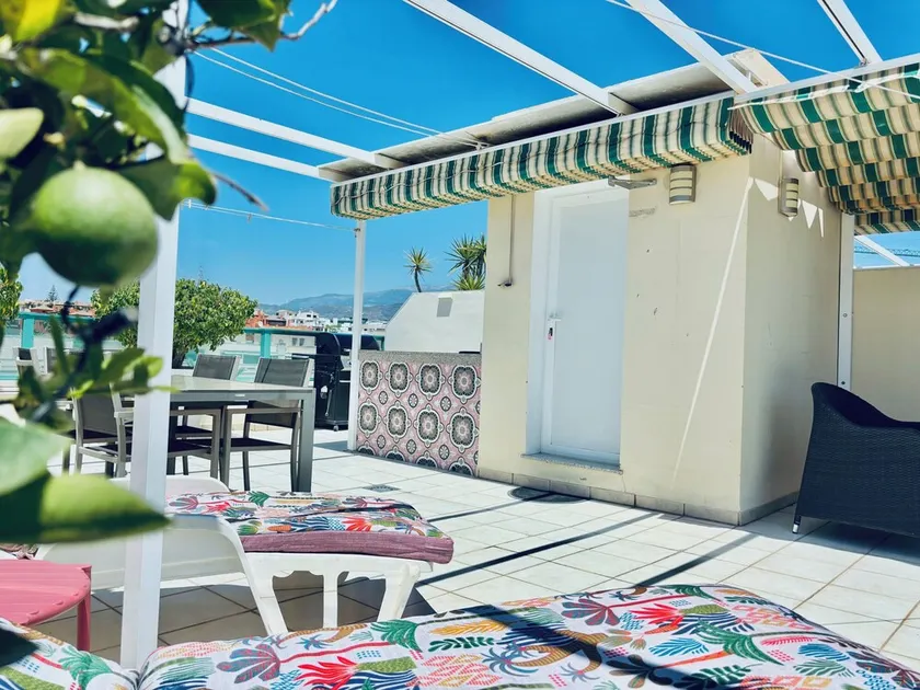 Bel étage avec deux chambres et grande terrasse privée sur le toit - Image 1