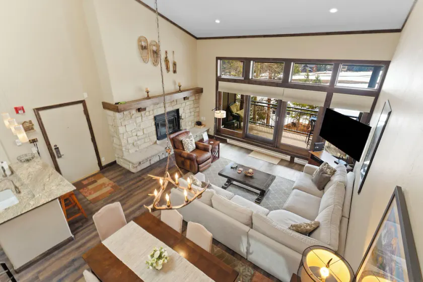 Mountain & Golf Course Views, & Minutes to Ski Lifts! PET FRIENDLY! - Image 1