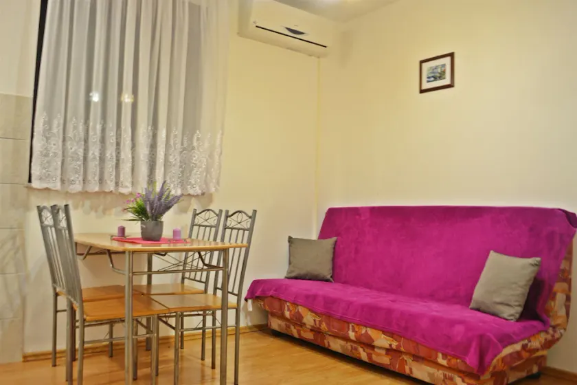 Apartments Ćosić (12261-A2) - Igrane - Image 1